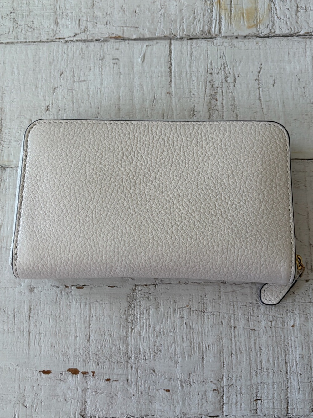 Coach Medium ID Zip Wallet with Floral Whipstitch in Chalk Pebbled Leather - Picture 14 of 15